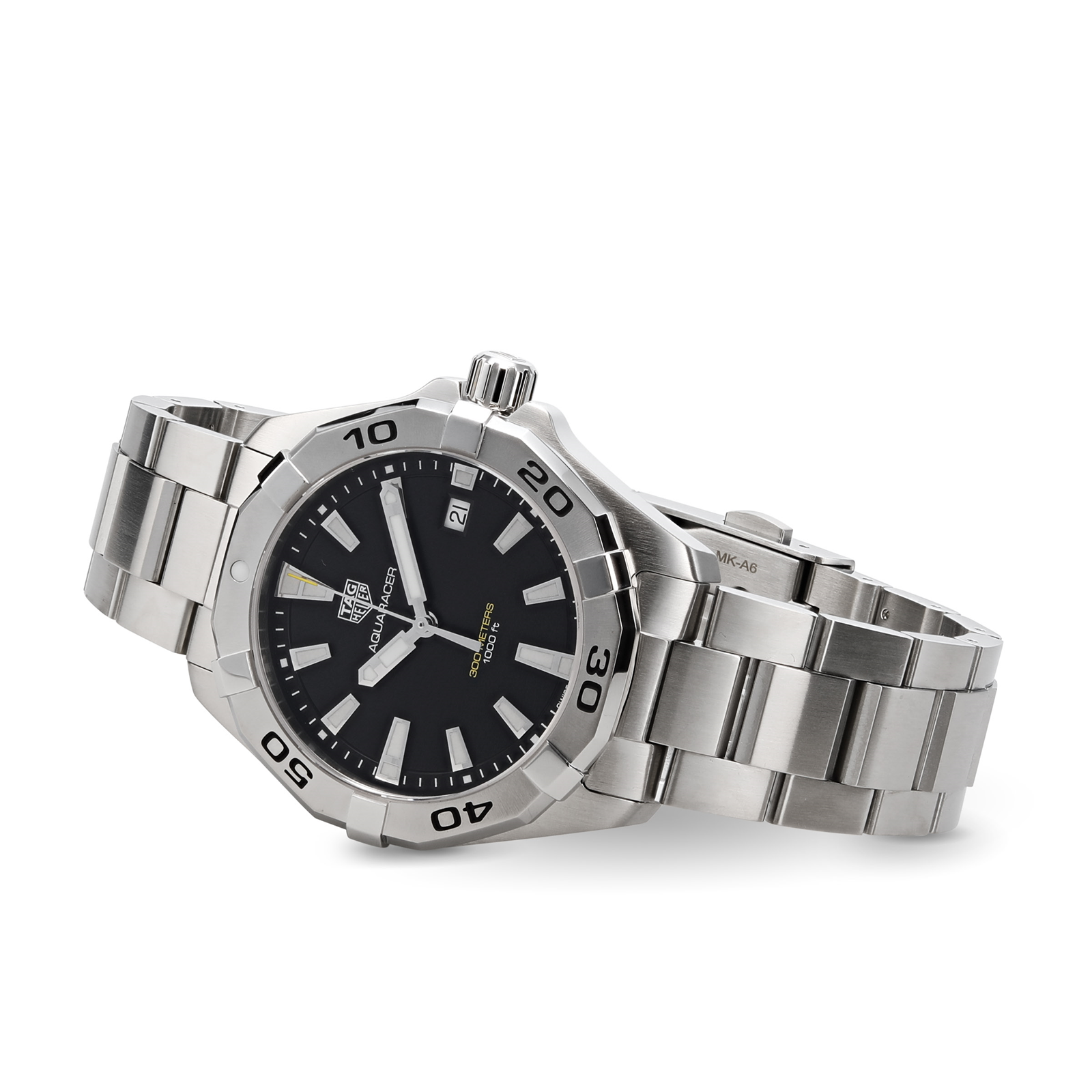tag heuer aquaracer 41mm on wrist